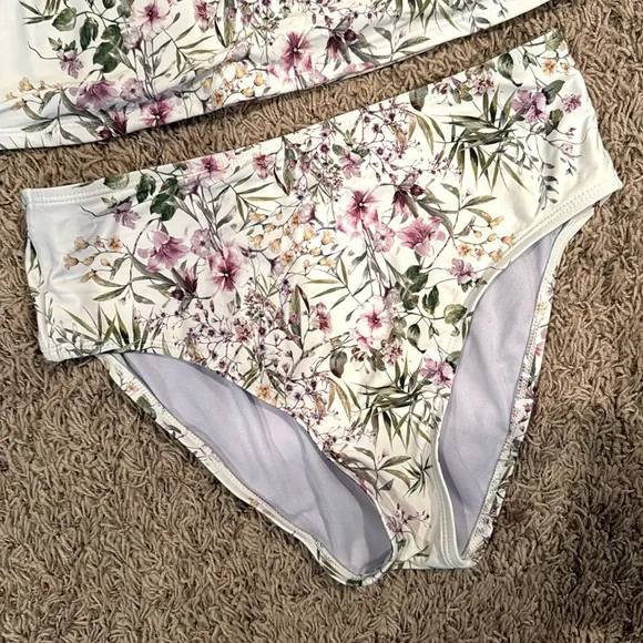 Tankini w/ matching sarong - Picture 5 of 6